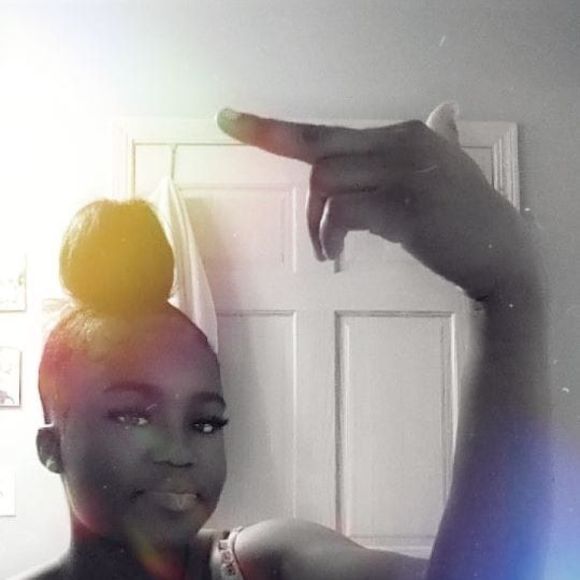 Meet your Posher, Tamia - Picture 1 of 1